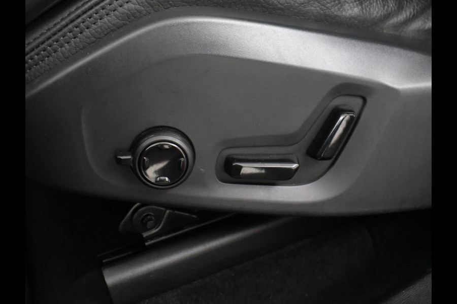 Volvo XC60 2.0 Recharge T8 AWD R-Design | Panoramadak | Head-Up | Trekhaak | 360 Camera | Leder | Stoelverwarming | Harman/Kardon | Carplay | Achterbankverwarming | Digital Cockpit | Full LED