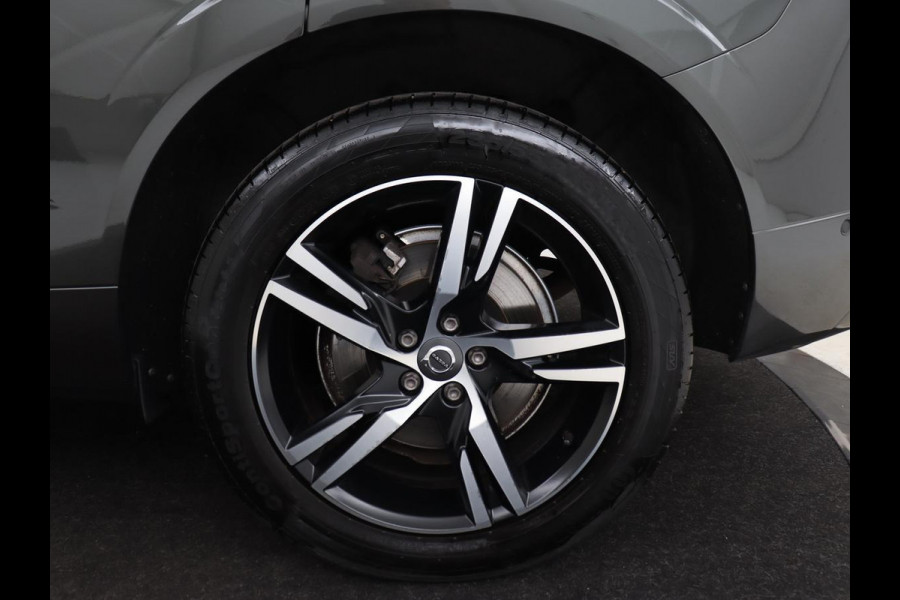 Volvo XC60 2.0 Recharge T8 AWD R-Design | Panoramadak | Head-Up | Trekhaak | 360 Camera | Leder | Stoelverwarming | Harman/Kardon | Carplay | Achterbankverwarming | Digital Cockpit | Full LED