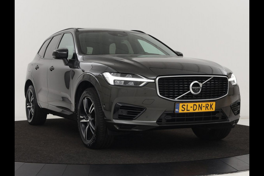 Volvo XC60 2.0 Recharge T8 AWD R-Design | Panoramadak | Head-Up | Trekhaak | 360 Camera | Leder | Stoelverwarming | Harman/Kardon | Carplay | Achterbankverwarming | Digital Cockpit | Full LED