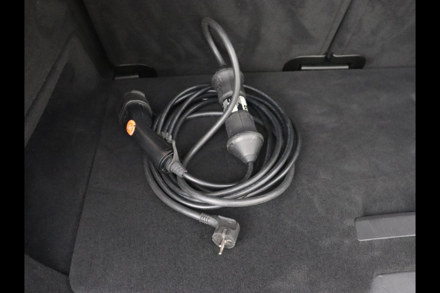 Volvo XC90 2.0 T8 Recharge AWD R-Design | Panoramadak | Head-Up | 360 Camera | Adaptive cruise | Leder | Trekhaak | Stoel & stuurverwarming | Carplay | Memory | Harman/Kardon