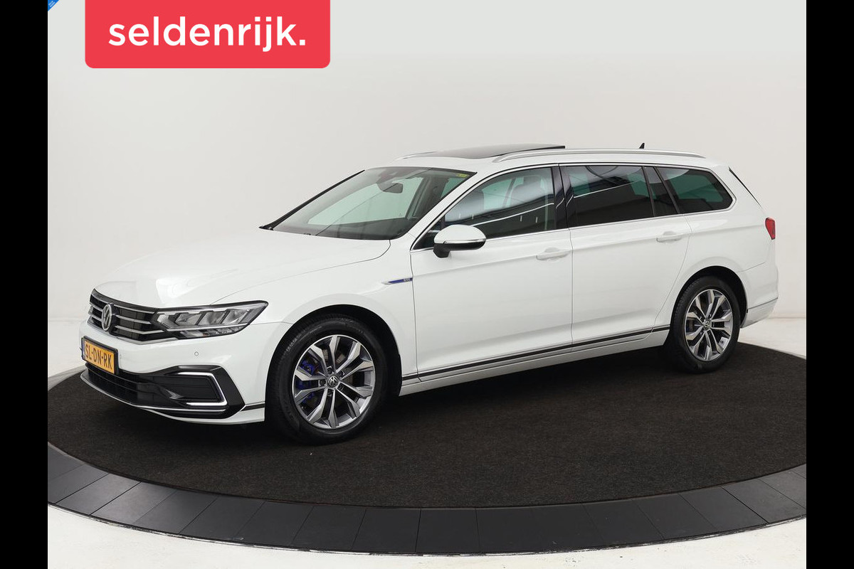 Volkswagen Passat 1.4 TSI PHEV GTE | Panoramadak | Stoelverwarming | Trekhaak | Camera | Adaptive cruise | Matrix LED | Carplay | Navigatie Volkswagen Passat 1.4 TSI PHEV GTE | Panoramadak | Stoelverwarming | Trekhaak | Camera | Adaptive cruise | Matrix LED | Carplay | Navigatie