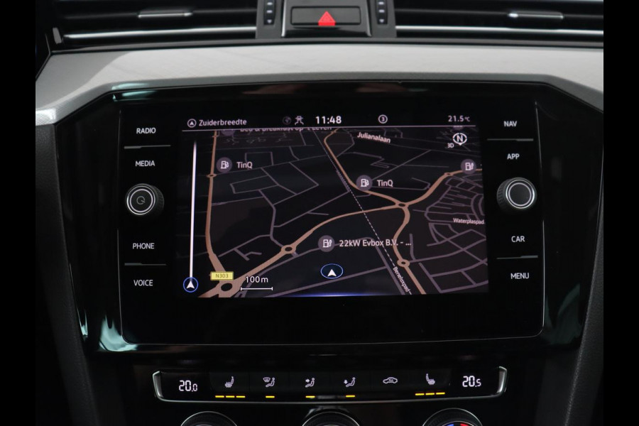 Volkswagen Passat 1.4 TSI PHEV GTE | Panoramadak | Stoelverwarming | Trekhaak | Camera | Adaptive cruise | Matrix LED | Carplay | Navigatie