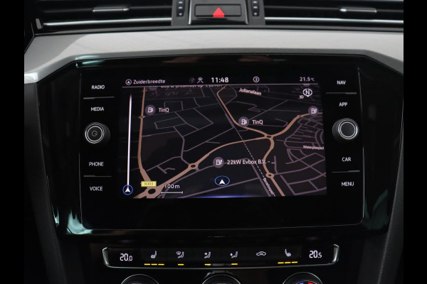 Volkswagen Passat 1.4 TSI PHEV GTE | Panoramadak | Stoelverwarming | Trekhaak | Camera | Adaptive cruise | Matrix LED | Carplay | Navigatie