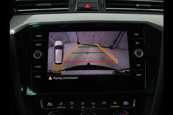 Volkswagen Passat 1.4 TSI PHEV GTE | Panoramadak | Stoelverwarming | Trekhaak | Camera | Adaptive cruise | Matrix LED | Carplay | Navigatie