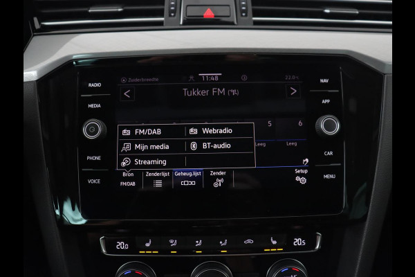 Volkswagen Passat 1.4 TSI PHEV GTE | Panoramadak | Stoelverwarming | Trekhaak | Camera | Adaptive cruise | Matrix LED | Carplay | Navigatie