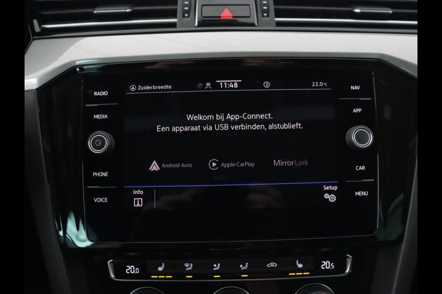 Volkswagen Passat 1.4 TSI PHEV GTE | Panoramadak | Stoelverwarming | Trekhaak | Camera | Adaptive cruise | Matrix LED | Carplay | Navigatie