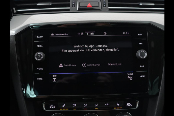 Volkswagen Passat 1.4 TSI PHEV GTE | Panoramadak | Stoelverwarming | Trekhaak | Camera | Adaptive cruise | Matrix LED | Carplay | Navigatie