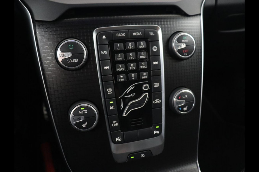 Volvo V40 2.0 T4 Business Sport | Stoelverwarming | Leder/Alcantara | Full LED | Navigatie | Climate control | Climate control | Parkeerhulp | R-Design