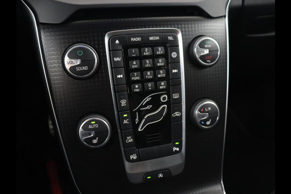 Volvo V40 2.0 T4 Business Sport | Stoelverwarming | Leder/Alcantara | Full LED | Navigatie | Climate control | Climate control | Parkeerhulp | R-Design