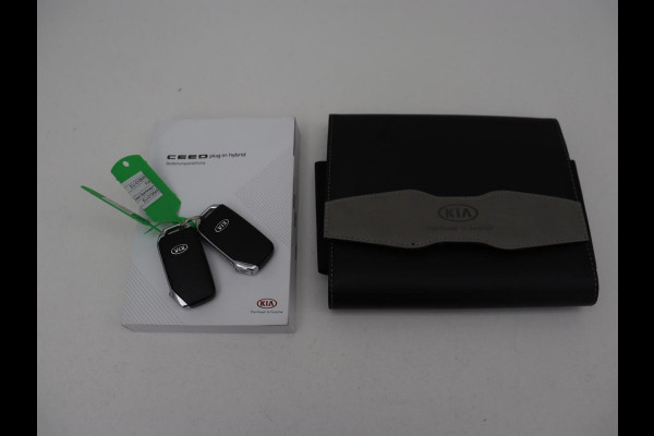 Kia Ceed 1.6 GDI PHEV DynamicPlusLine | Stoel & stuurverwarming | Adaptive cruise | Memory | Camera | Carplay | Full LED | Achterbankverwarming | Navigatie | Keyless