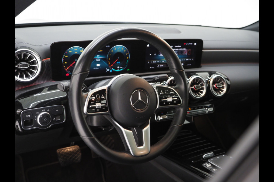 Mercedes-Benz CLA-Klasse Shooting Brake 250e Panamericana | Panoramadak | Sfeerverlichting | Leder | Camera | Widescreen | DAB