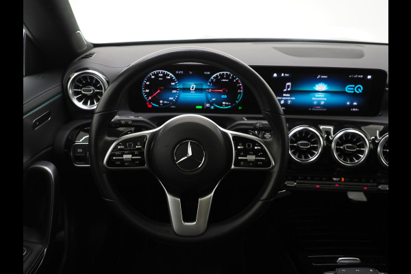 Mercedes-Benz CLA-Klasse Shooting Brake 250e Panamericana | Panoramadak | Sfeerverlichting | Leder | Camera | Widescreen | DAB