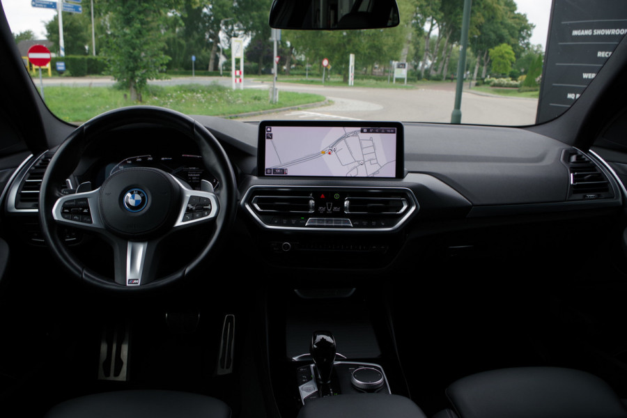 BMW X3 xDrive30e 293 PK High Executive M-sport PHEV, Trekhaak, Head-Up, Adap. Cruise Control