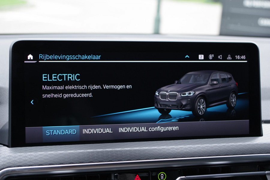 BMW X3 xDrive30e 293 PK High Executive M-sport PHEV, Trekhaak, Head-Up, Adap. Cruise Control