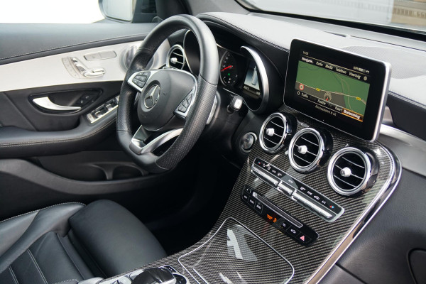 Mercedes-Benz GLC 250 4MATIC AMG + BURMESTER / LUCHTVERING / PANORAMADAK / 360 CAMERA / TREKHAAK
