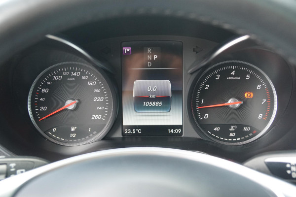 Mercedes-Benz GLC 250 4MATIC AMG + BURMESTER / LUCHTVERING / PANORAMADAK / 360 CAMERA / TREKHAAK