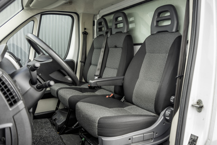 Fiat Ducato **2.3 MultiJet | Bakwagen met Laadklep | 131 PK | Cruise | Airco**