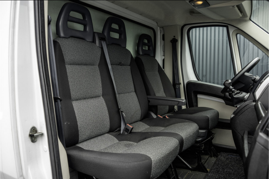 Fiat Ducato **2.3 MultiJet | Bakwagen met Laadklep | 131 PK | Cruise | Airco**