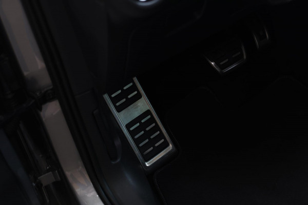 Volkswagen Golf 2.0 TSI 4Motion R *Pano*Individual kleur*Dynaudio*Leder*