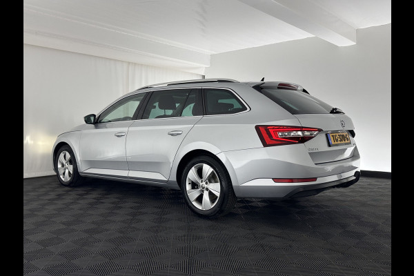 Škoda Superb Combi 1.6 TDI Clever Edition (INCL-BTW) Aut. *PANO | BI-XENON | MEMORY-PACK | NAVI-FULLMAP | HEATED-COMFORTSEATS | ECC | PRIVACY-GLASS | PARKPILOT | SHIFT-PADDLES | AMUNDSEN-AUDIO | CRUISE | TOWBAR | 17''ALU*