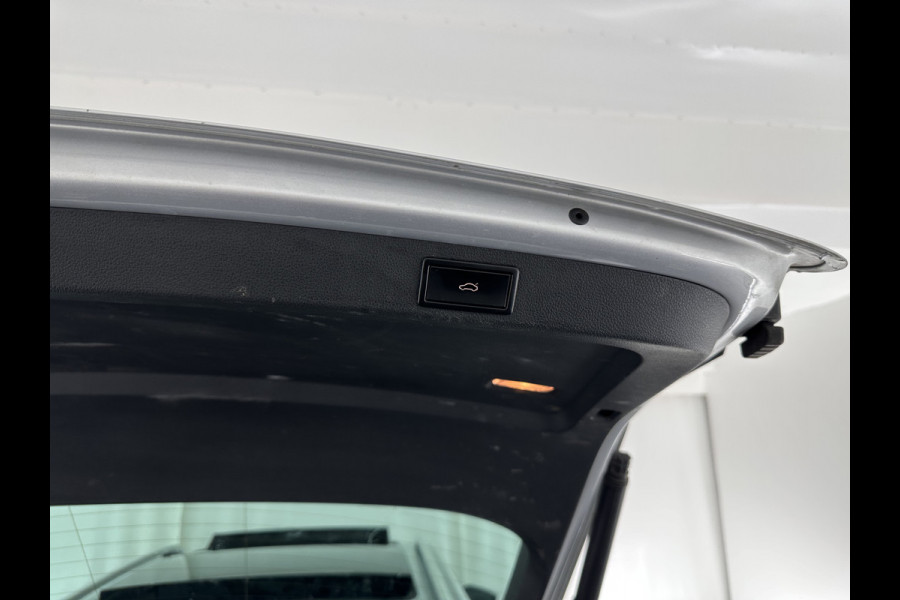 Škoda Superb Combi 1.6 TDI Clever Edition (INCL-BTW) Aut. *PANO | BI-XENON | MEMORY-PACK | NAVI-FULLMAP | HEATED-COMFORTSEATS | ECC | PRIVACY-GLASS | PARKPILOT | SHIFT-PADDLES | AMUNDSEN-AUDIO | CRUISE | TOWBAR | 17''ALU*