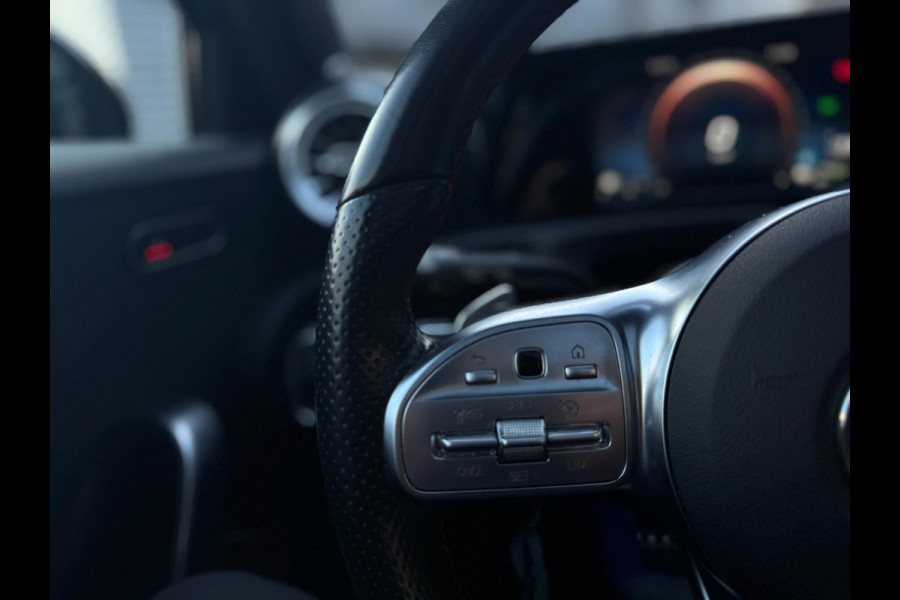 Mercedes-Benz A-Klasse 250 eAut. 218PK e AMG Line leder Pano Burmester Surround