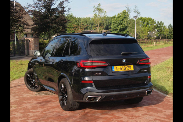 BMW X5 xDrive45e High Executive | M-Pakket | Glazen Panorama-dak | Camera | NL-Auto |