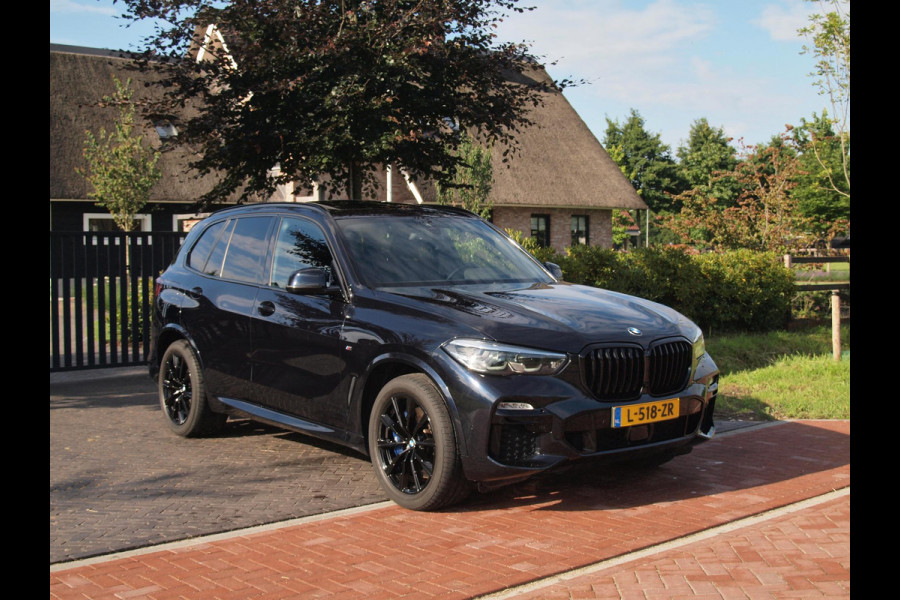 BMW X5 xDrive45e High Executive | M-Pakket | Glazen Panorama-dak | Camera | NL-Auto |