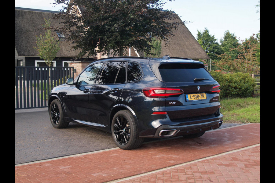 BMW X5 xDrive45e High Executive | M-Pakket | Glazen Panorama-dak | Camera | NL-Auto |
