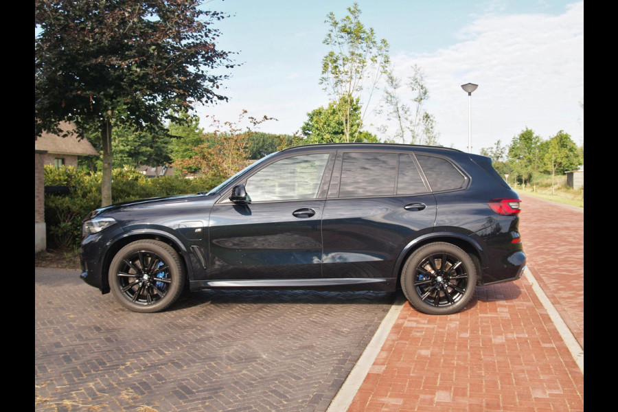 BMW X5 xDrive45e High Executive | M-Pakket | Glazen Panorama-dak | Camera | NL-Auto |