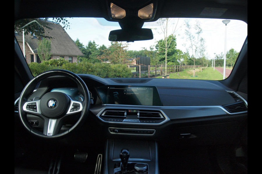 BMW X5 xDrive45e High Executive | M-Pakket | Glazen Panorama-dak | Camera | NL-Auto |