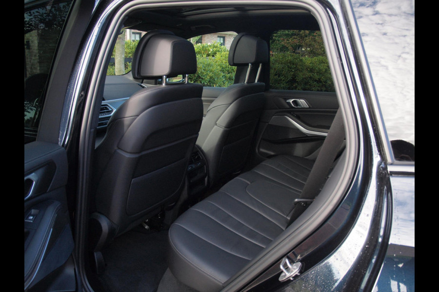 BMW X5 xDrive45e High Executive | M-Pakket | Glazen Panorama-dak | Camera | NL-Auto |