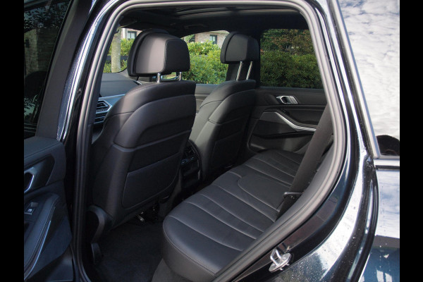 BMW X5 xDrive45e High Executive | M-Pakket | Glazen Panorama-dak | Camera | NL-Auto |