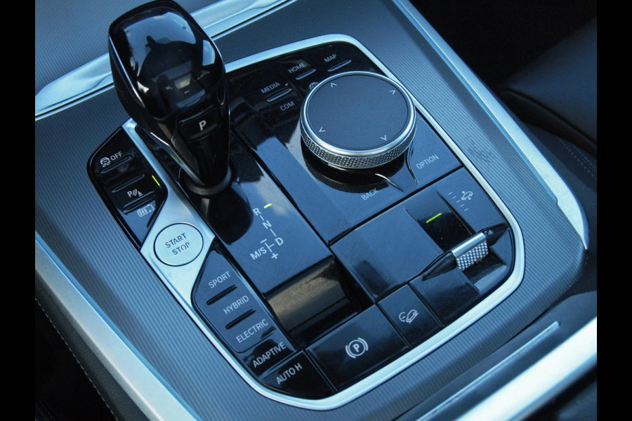 BMW X5 xDrive45e High Executive | M-Pakket | Glazen Panorama-dak | Camera | NL-Auto |
