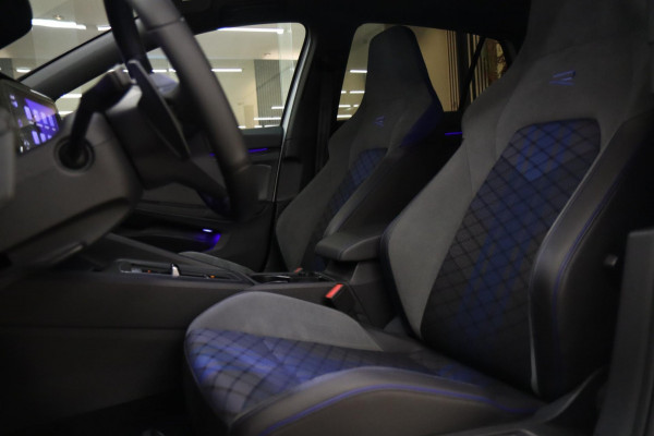 Volkswagen Golf 2.0 TSI R 4Motion Akra/Pano/Camera/Carplay/VOL