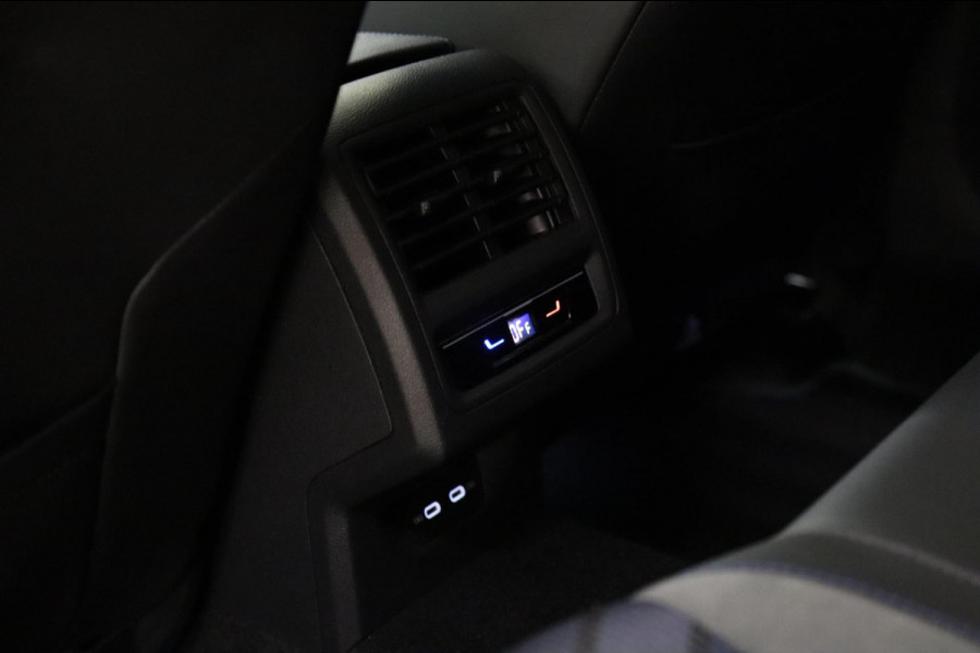 Volkswagen Golf 2.0 TSI R 4Motion Akra/Pano/Camera/Carplay/VOL
