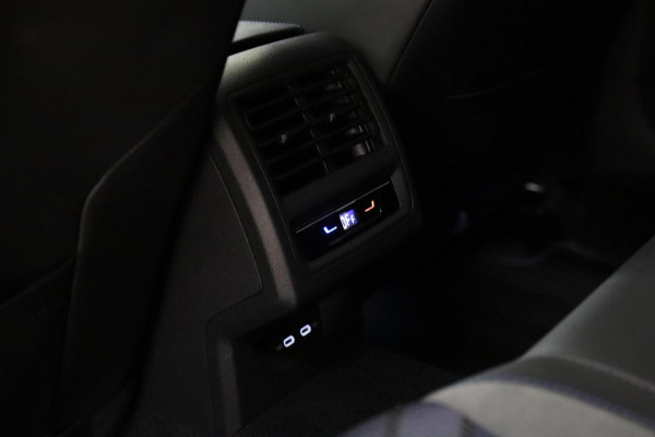 Volkswagen Golf 2.0 TSI R 4Motion Akra/Pano/Camera/Carplay/VOL