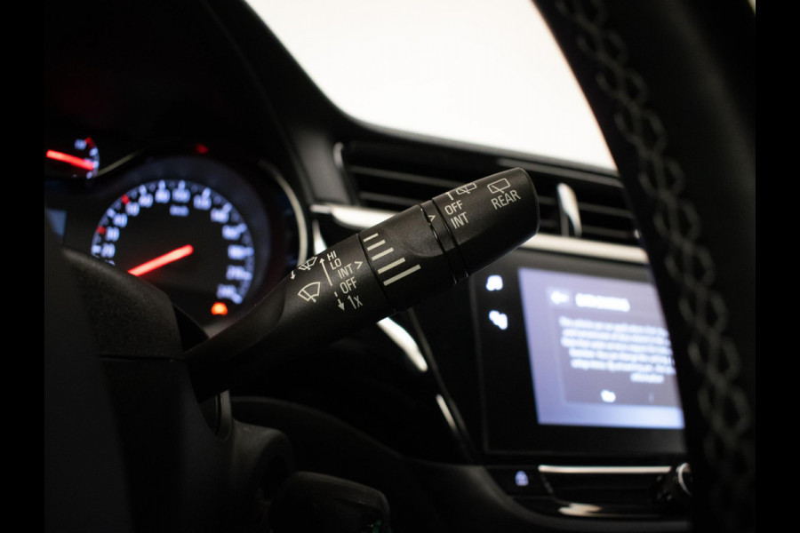 Opel Corsa 1.2 Edition Sport (APPLE CARPLAY,NAVI,LANE ASSIST,PDC,LED,CRUISE,SPORTSTOELEN,NETTE STAAT)