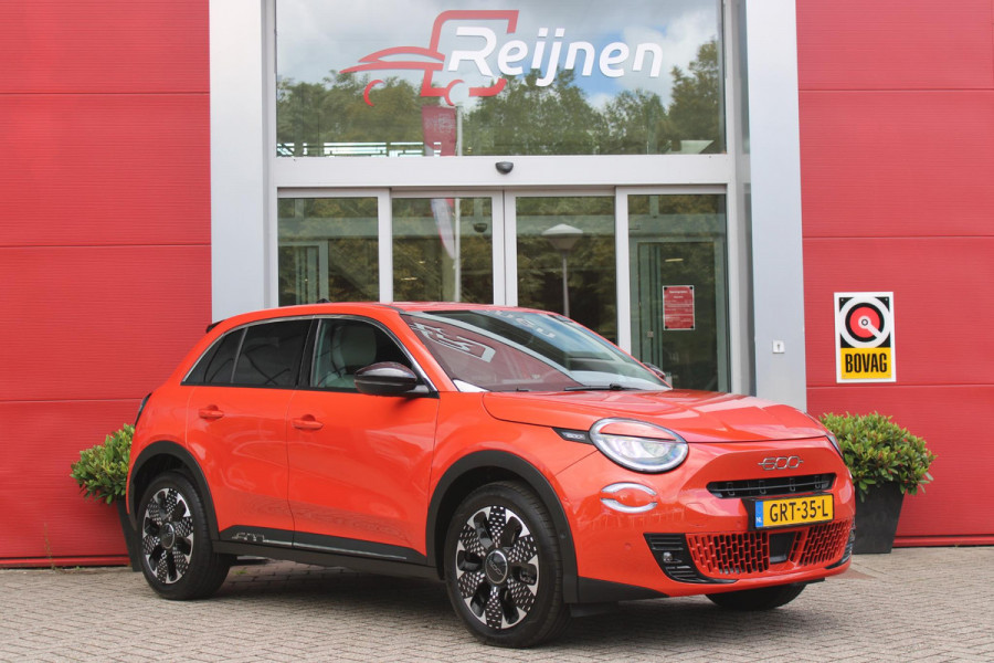 Fiat 600 1.2 110PK Hybrid LA PRIMA | NAVIGATIE | LEDEREN BEKLEDING | ELEKTRISCH BEDIENBARE BESTUURDERSSTOEL MET MASSAGE FUNCTIE | VOORSTOELEN VERWARMD | KEYLESS ENTRY | ADAPTIVE CRUISE CONTROL | SCHAKELFLIPPERS | APPLE CARPLAY | ACHTERUITRIJ CAMERA | DODEHOEKDETECTIE | DAB+ RADIO | DRAADLOOS LADEN |