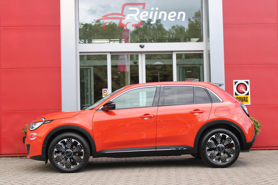 Fiat 600 1.2 110PK Hybrid LA PRIMA | NAVIGATIE | LEDEREN BEKLEDING | ELEKTRISCH BEDIENBARE BESTUURDERSSTOEL MET MASSAGE FUNCTIE | VOORSTOELEN VERWARMD | KEYLESS ENTRY | ADAPTIVE CRUISE CONTROL | SCHAKELFLIPPERS | APPLE CARPLAY | ACHTERUITRIJ CAMERA | DODEHOEKDETECTIE | DAB+ RADIO | DRAADLOOS LADEN |