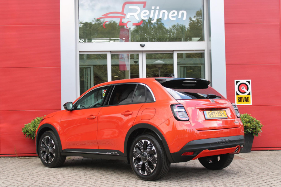 Fiat 600 1.2 110PK Hybrid LA PRIMA | NAVIGATIE | LEDEREN BEKLEDING | ELEKTRISCH BEDIENBARE BESTUURDERSSTOEL MET MASSAGE FUNCTIE | VOORSTOELEN VERWARMD | KEYLESS ENTRY | ADAPTIVE CRUISE CONTROL | SCHAKELFLIPPERS | APPLE CARPLAY | ACHTERUITRIJ CAMERA | DODEHOEKDETECTIE | DAB+ RADIO | DRAADLOOS LADEN |
