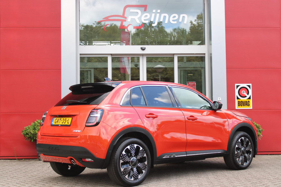 Fiat 600 1.2 110PK Hybrid LA PRIMA | NAVIGATIE | LEDEREN BEKLEDING | ELEKTRISCH BEDIENBARE BESTUURDERSSTOEL MET MASSAGE FUNCTIE | VOORSTOELEN VERWARMD | KEYLESS ENTRY | ADAPTIVE CRUISE CONTROL | SCHAKELFLIPPERS | APPLE CARPLAY | ACHTERUITRIJ CAMERA | DODEHOEKDETECTIE | DAB+ RADIO | DRAADLOOS LADEN |