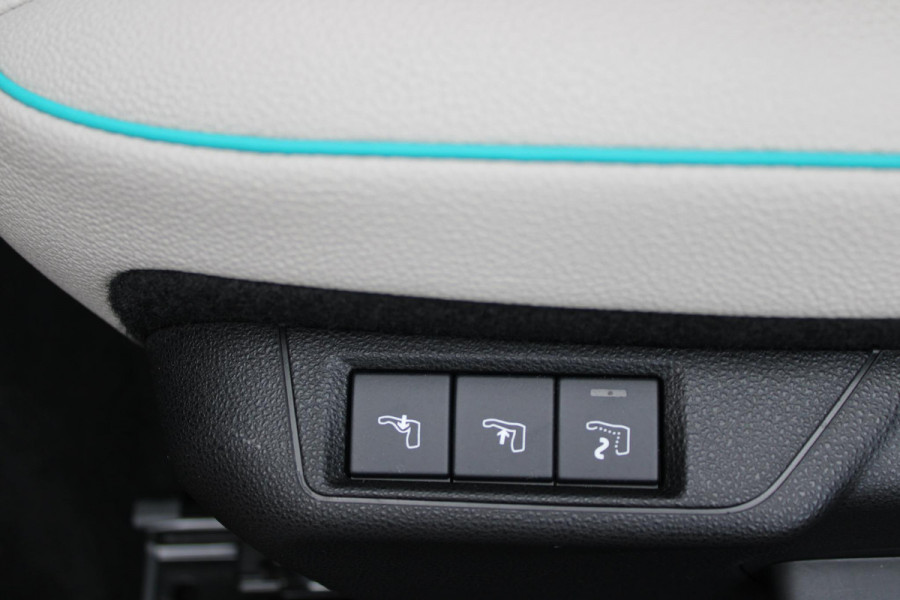Fiat 600 1.2 110PK Hybrid LA PRIMA | NAVIGATIE | LEDEREN BEKLEDING | ELEKTRISCH BEDIENBARE BESTUURDERSSTOEL MET MASSAGE FUNCTIE | VOORSTOELEN VERWARMD | KEYLESS ENTRY | ADAPTIVE CRUISE CONTROL | SCHAKELFLIPPERS | APPLE CARPLAY | ACHTERUITRIJ CAMERA | DODEHOEKDETECTIE | DAB+ RADIO | DRAADLOOS LADEN |