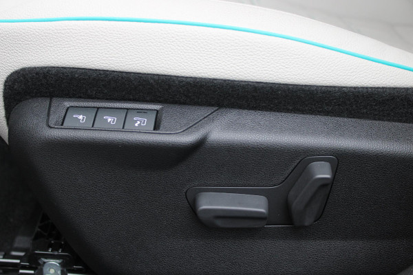 Fiat 600 1.2 110PK Hybrid LA PRIMA | NAVIGATIE | LEDEREN BEKLEDING | ELEKTRISCH BEDIENBARE BESTUURDERSSTOEL MET MASSAGE FUNCTIE | VOORSTOELEN VERWARMD | KEYLESS ENTRY | ADAPTIVE CRUISE CONTROL | SCHAKELFLIPPERS | APPLE CARPLAY | ACHTERUITRIJ CAMERA | DODEHOEKDETECTIE | DAB+ RADIO | DRAADLOOS LADEN |