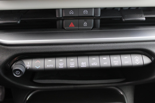 Fiat 600 1.2 110PK Hybrid LA PRIMA | NAVIGATIE | LEDEREN BEKLEDING | ELEKTRISCH BEDIENBARE BESTUURDERSSTOEL MET MASSAGE FUNCTIE | VOORSTOELEN VERWARMD | KEYLESS ENTRY | ADAPTIVE CRUISE CONTROL | SCHAKELFLIPPERS | APPLE CARPLAY | ACHTERUITRIJ CAMERA | DODEHOEKDETECTIE | DAB+ RADIO | DRAADLOOS LADEN |