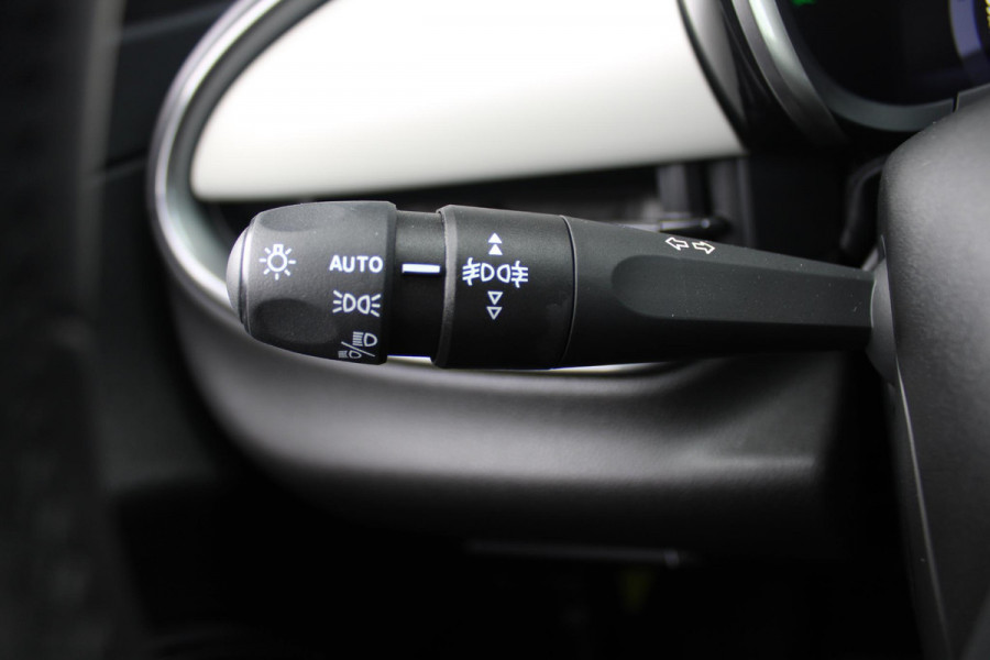 Fiat 600 1.2 110PK Hybrid LA PRIMA | NAVIGATIE | LEDEREN BEKLEDING | ELEKTRISCH BEDIENBARE BESTUURDERSSTOEL MET MASSAGE FUNCTIE | VOORSTOELEN VERWARMD | KEYLESS ENTRY | ADAPTIVE CRUISE CONTROL | SCHAKELFLIPPERS | APPLE CARPLAY | ACHTERUITRIJ CAMERA | DODEHOEKDETECTIE | DAB+ RADIO | DRAADLOOS LADEN |