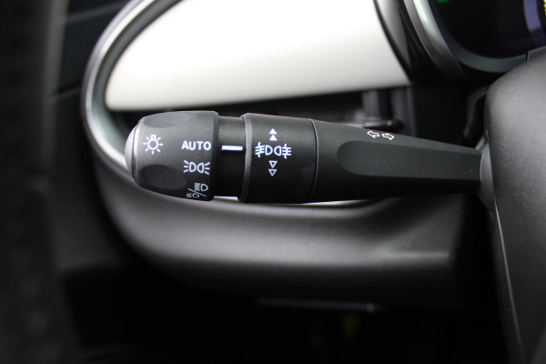 Fiat 600 1.2 110PK Hybrid LA PRIMA | NAVIGATIE | LEDEREN BEKLEDING | ELEKTRISCH BEDIENBARE BESTUURDERSSTOEL MET MASSAGE FUNCTIE | VOORSTOELEN VERWARMD | KEYLESS ENTRY | ADAPTIVE CRUISE CONTROL | SCHAKELFLIPPERS | APPLE CARPLAY | ACHTERUITRIJ CAMERA | DODEHOEKDETECTIE | DAB+ RADIO | DRAADLOOS LADEN |