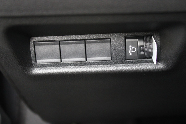 Fiat 600 1.2 110PK Hybrid LA PRIMA | NAVIGATIE | LEDEREN BEKLEDING | ELEKTRISCH BEDIENBARE BESTUURDERSSTOEL MET MASSAGE FUNCTIE | VOORSTOELEN VERWARMD | KEYLESS ENTRY | ADAPTIVE CRUISE CONTROL | SCHAKELFLIPPERS | APPLE CARPLAY | ACHTERUITRIJ CAMERA | DODEHOEKDETECTIE | DAB+ RADIO | DRAADLOOS LADEN |