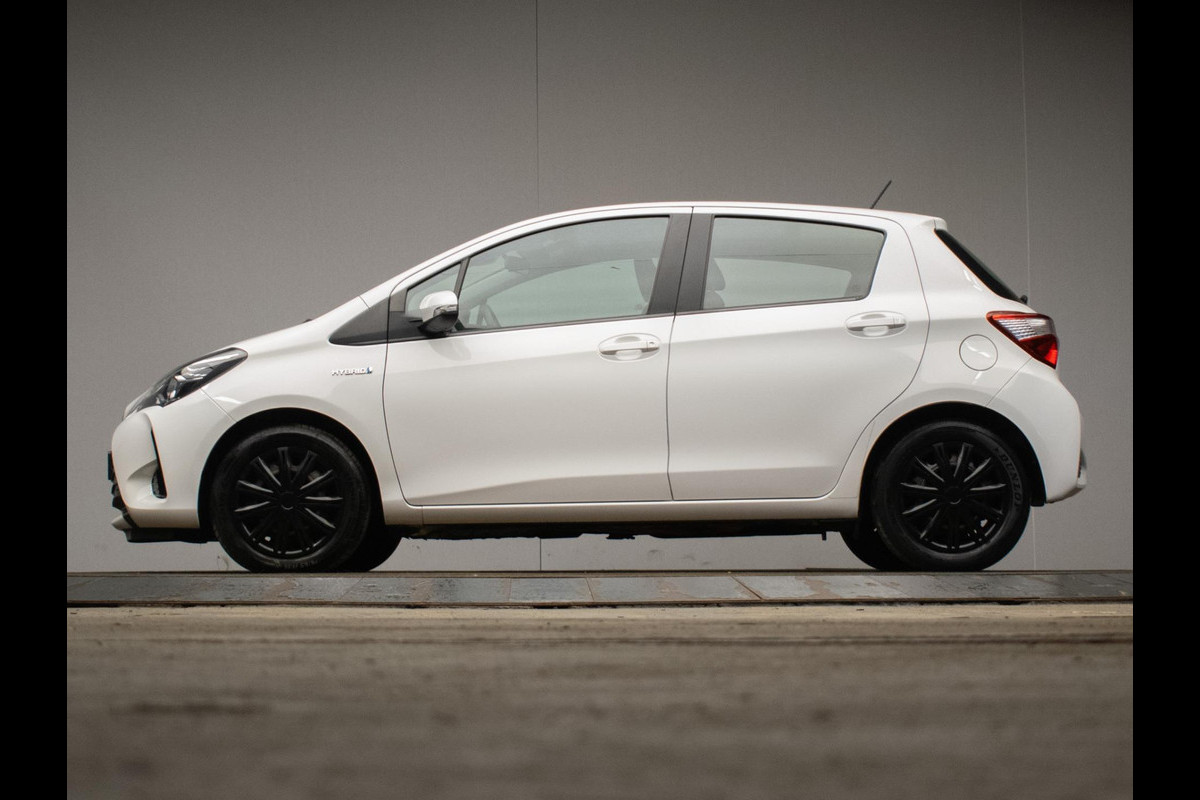 Toyota Yaris 1.5 Hybrid Active (NAVI,LED,CRUISE,CAMERA,SPORTSTOELEN,CLIMATE,GETINT,PDC,NETTESTAAT)