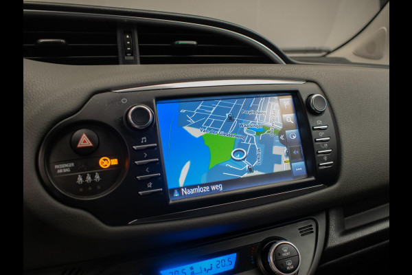 Toyota Yaris 1.5 Hybrid Active (NAVI,LED,CRUISE,CAMERA,SPORTSTOELEN,CLIMATE,GETINT,PDC,NETTESTAAT)